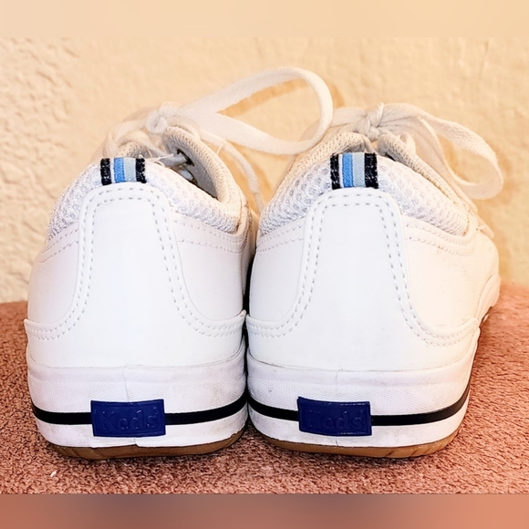 Keds White Leather Structured Low Top Tennis Shoes. These are classic shoes. 8.5 - Picture 9 of 13